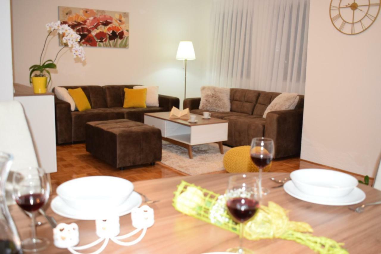 Apartment Golden Fields Smoljanac Eksteriør billede