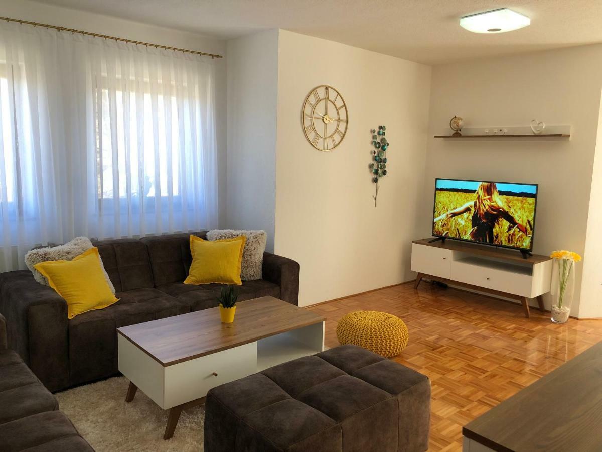 Apartment Golden Fields Smoljanac Eksteriør billede
