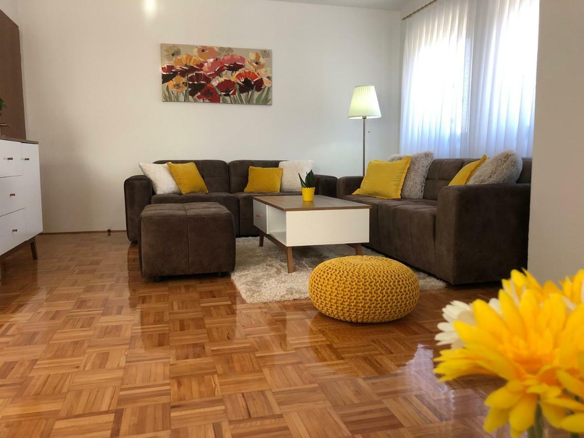 Apartment Golden Fields Smoljanac Eksteriør billede