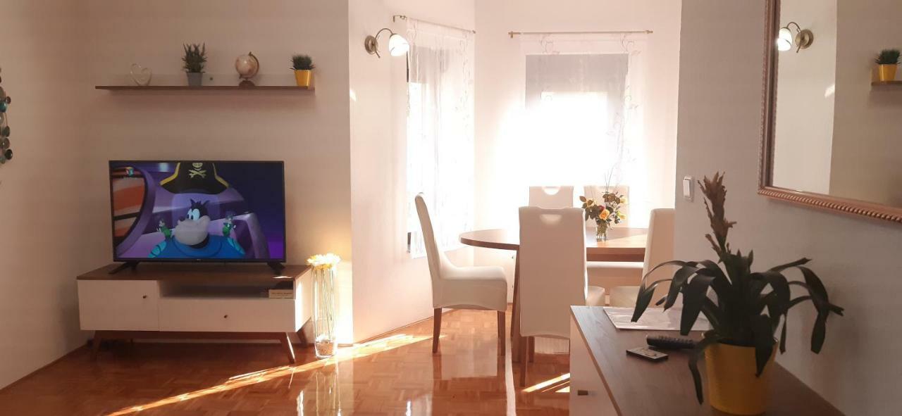 Apartment Golden Fields Smoljanac Eksteriør billede