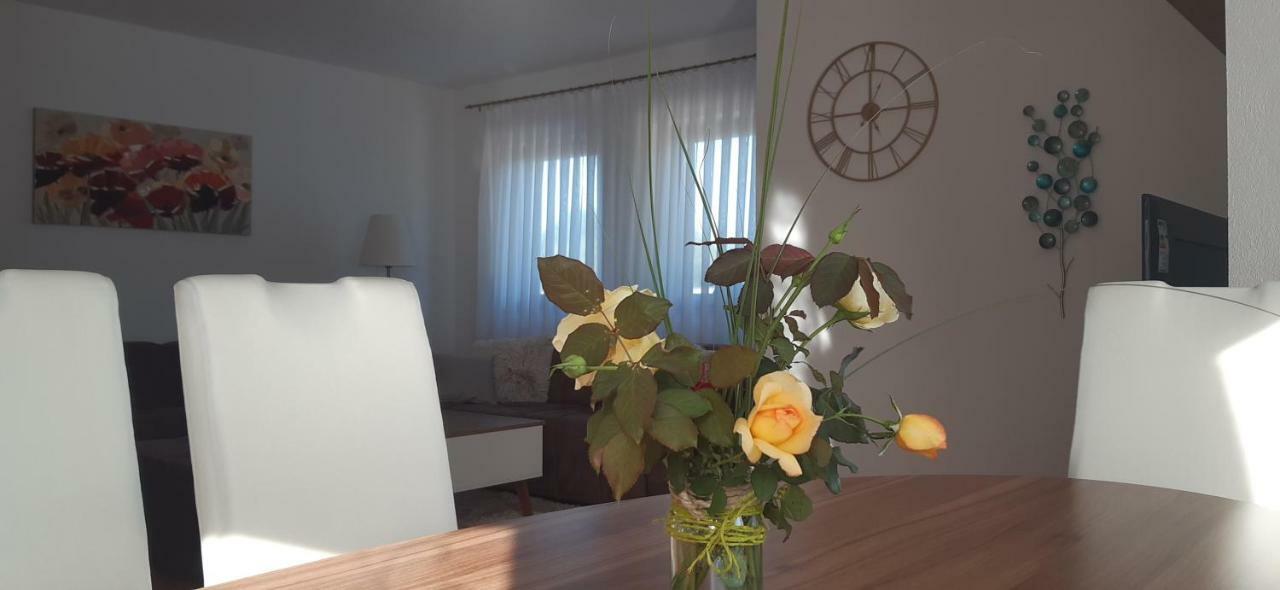 Apartment Golden Fields Smoljanac Eksteriør billede