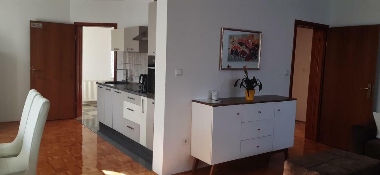 Apartment Golden Fields Smoljanac Eksteriør billede